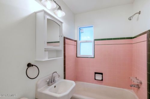 1807 46 St, Phoenix AZ 85008-4111 exterior