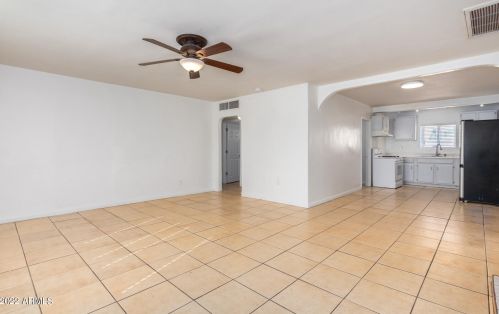 2502 Edgemont Ave, Phoenix AZ 85035-1716 exterior