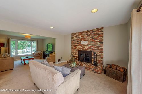 32 Lambert Johnson Dr, Tinton Falls NJ 07712-3753 exterior