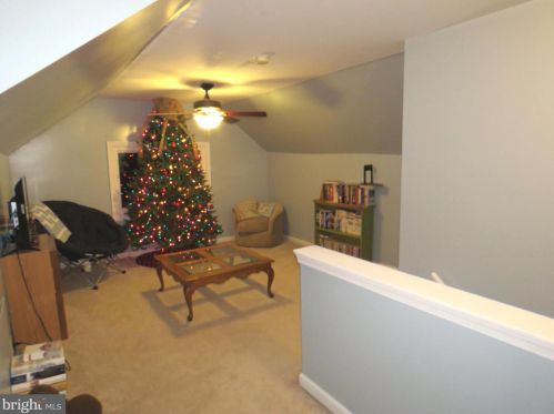 129 Progress Ave, West Deptford NJ 08096-1211 exterior