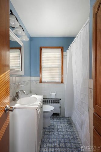 19 Jeanette St, Carteret NJ  07008-3131 exterior