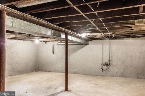 449 Broad St, West Deptford NJ 08096-1055 exterior