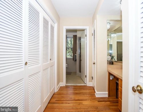 645 Kings Hwy, West Deptford NJ 08096-3129 exterior