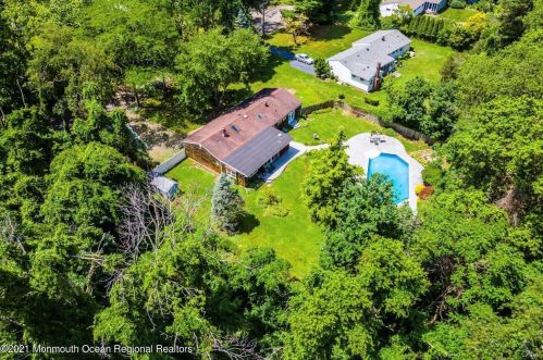 53 Meredith Dr, Tinton Falls, NJ 07724-3123