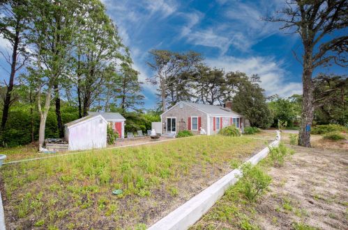 280 Great Pond Rd, Eastham MA  02642-2402 exterior