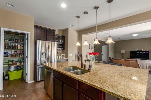 1759 Desperado Way, Phoenix AZ 85085-6327 exterior