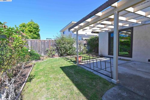 14297 Tiburon Rd, San Leandro CA 94577-6536 exterior