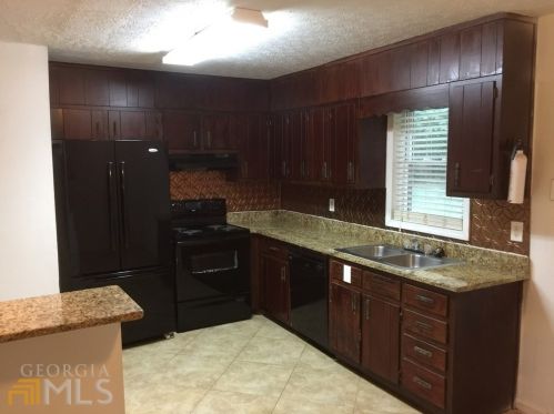 3655 Leisure Ln, Atlanta GA  30349-4469 exterior