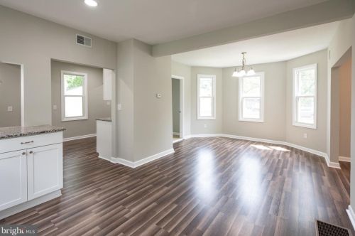 128 Edith Ave, West Deptford NJ 08096-3521 exterior