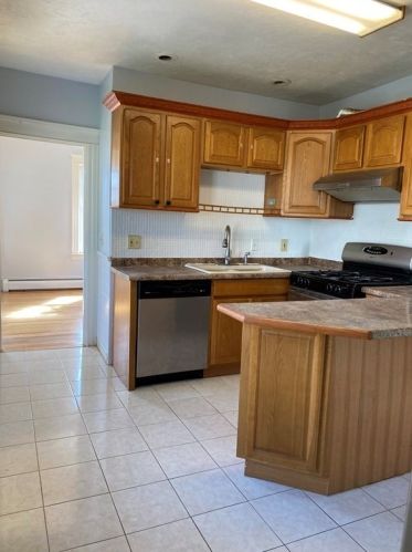 22 Grammont Rd, Worcester MA 01607-1114 exterior