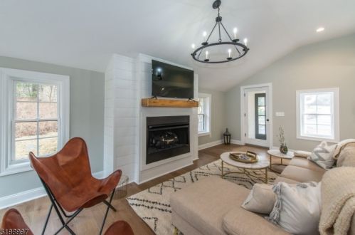 131 Combs Hollow Rd, Dover NJ  07869-3504 exterior