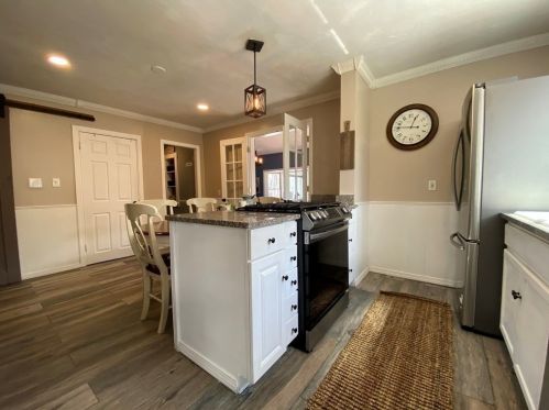 16 Dyer Ave, Whitman MA 02382-2408 exterior