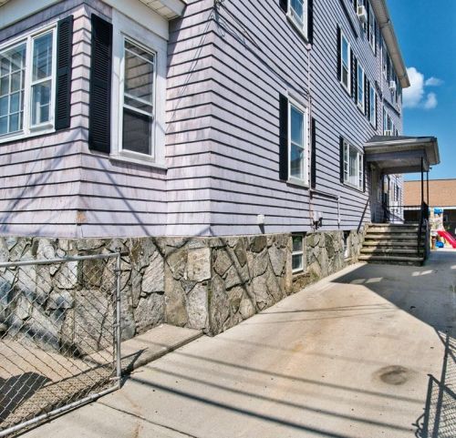 264 Hope St, Fall River, MA 02721-1328