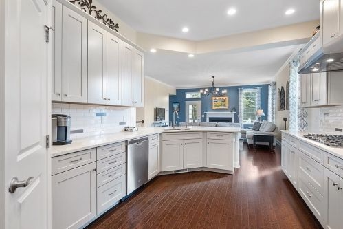 71 Pinetree Dr, Methuen MA 01844-1268 exterior