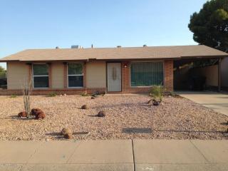 1473 Mohawk Ln, Phoenix, AZ 85027-3618