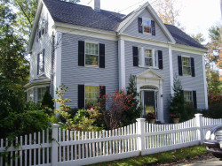 131 Bishopsgate Rd, Newton, MA 02459-2008