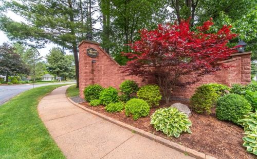 12 Mansion Woods Dr, Agawam MA 01001-2398 exterior