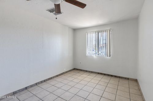 2502 58 Ln, Phoenix AZ 85035-1733 exterior