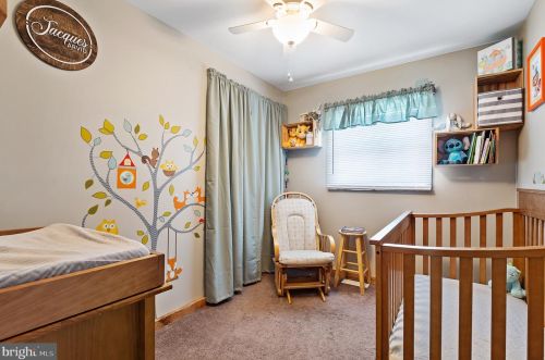 260 Columbus Dr, West Deptford NJ 08051-1258 exterior