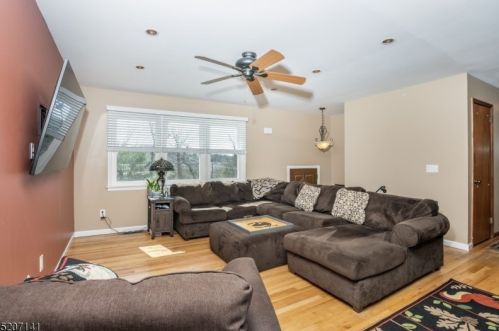 370 Shire Rd, Milford NJ  08848-1720 exterior