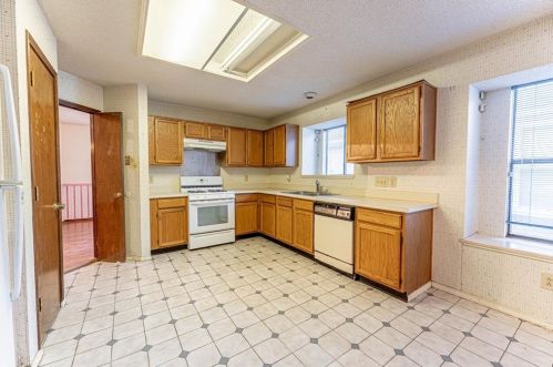 4829 Crestpoint Ln, Garland TX exterior