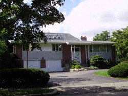 17 Rachel Rd, Newton, MA 02459-2922