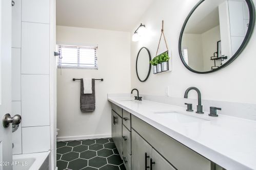 601 Euclid Ave, Phoenix AZ  85042-7622 exterior