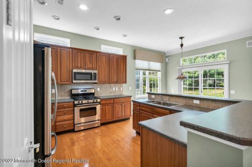 33 Crooked Stick Rd, Jackson Twp NJ 08527-4032 exterior