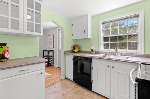 53 Gardner St, Arlington MA 02474-3827 exterior