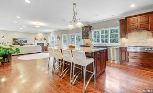 57 Merrifield Way, Cresskill NJ  07626-1033 exterior