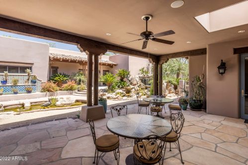 2020 Bethany Home Rd, Phoenix AZ 85014-2434 exterior