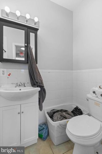 1815 20 St, Philadelphia PA 19145-2048 exterior