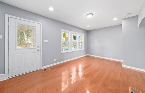 3713 Oak Park Ave, Forest View, IL 60402-3902