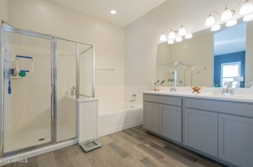 3733 Catalina Dr, Phoenix AZ 85018-4417 exterior