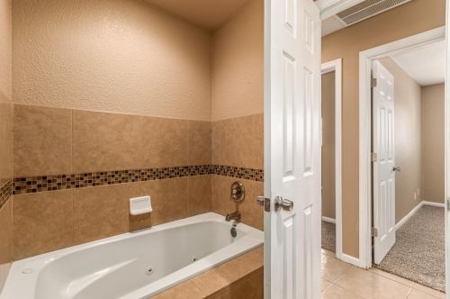 8444 6 Ave, Phoenix AZ 85023-6580 exterior