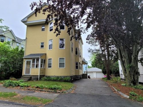 34 Andover St, Worcester MA 01606-2342 exterior