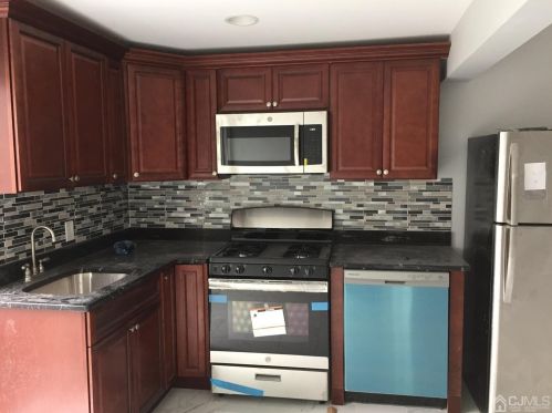 38 Leick Ave, Carteret NJ  07008-2838 exterior