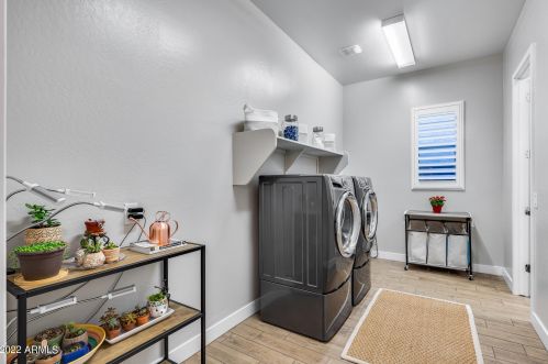 22421 30 St, Phoenix AZ 85050-4405 exterior