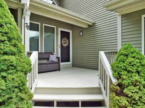 78 Harrington Ln, Fall River, MA 02726-5530