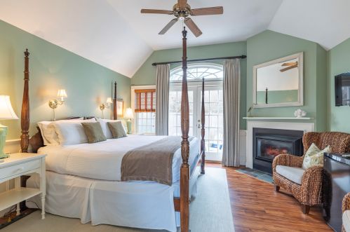 407 Old Harbor Rd, Chatham MA 02633-2375 exterior