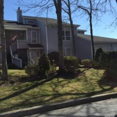 55 Lakeview Dr, Manorville NY  11949-2856 exterior