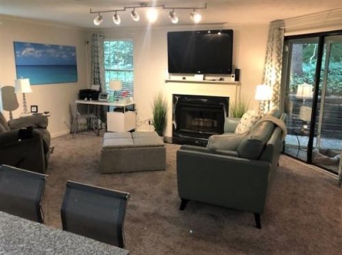 1378 Keys Lake Dr, Atlanta GA  30319-4106 exterior