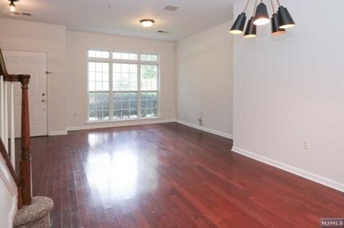 304 Freedom Ln, Belleville NJ 07109-5336 exterior