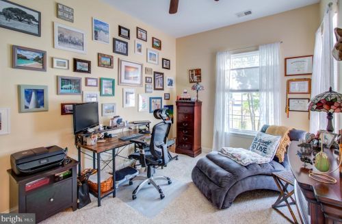 19 Ambrose Dr, Columbus NJ  08022-2305 exterior