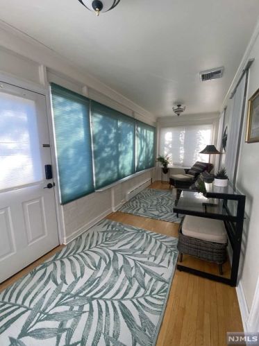 61 Hillside Ave, Cresskill NJ  07626-1632 exterior