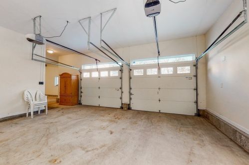 12 Beaverbrook Rd, Burlington MA 01803-1203 exterior