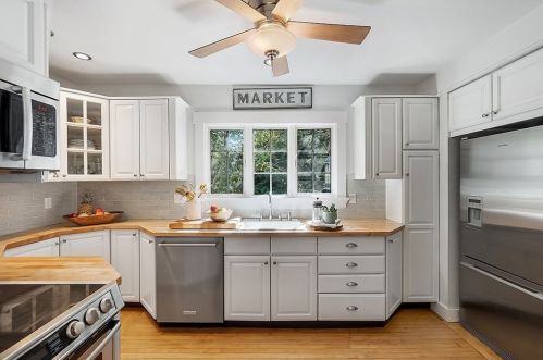 438 Main St, Acton MA  01720-3810 exterior