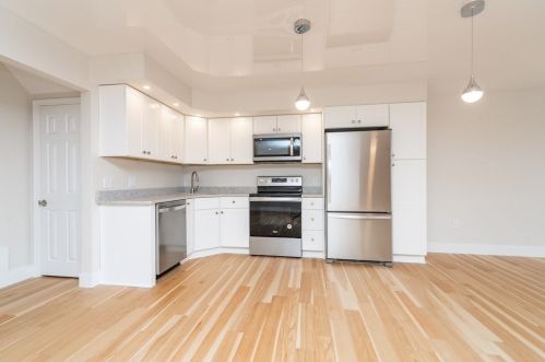 934 Southern Artery, Quincy, MA 02169-7144