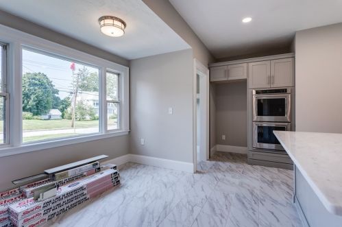 8 Latisquama Rd, Southborough MA 01772-1606 exterior