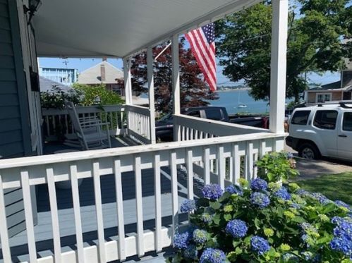 11 Squanto Rd, Weymouth MA  02191-1617 exterior